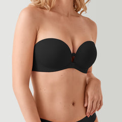 Vera front-closure buckle detail