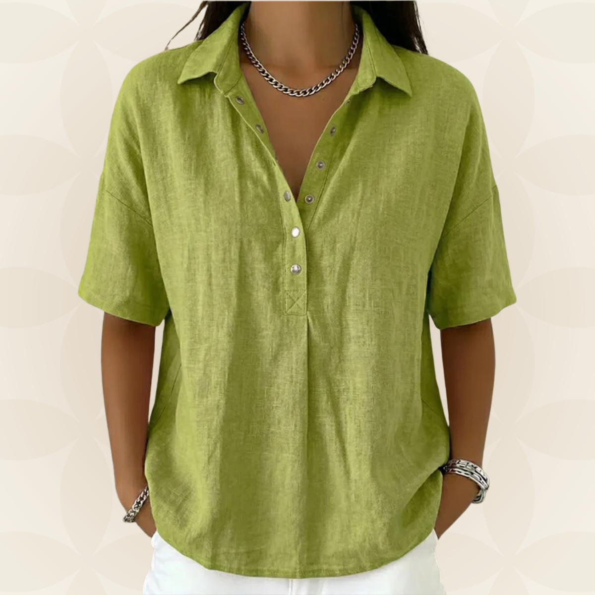 Sonja comfortable collared blouse, close-up of collar and button detail