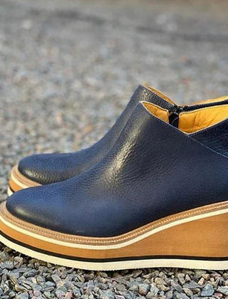 Deborah elegant ankle boots - zip closure detail
