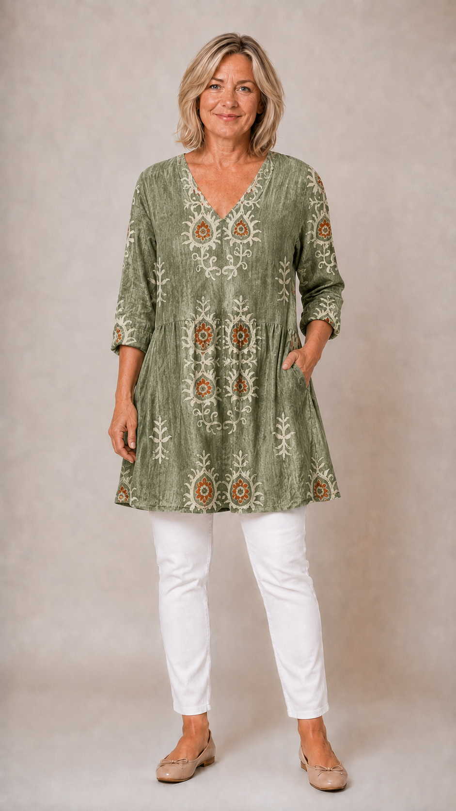 Everly | Long Blouse with V-Neck