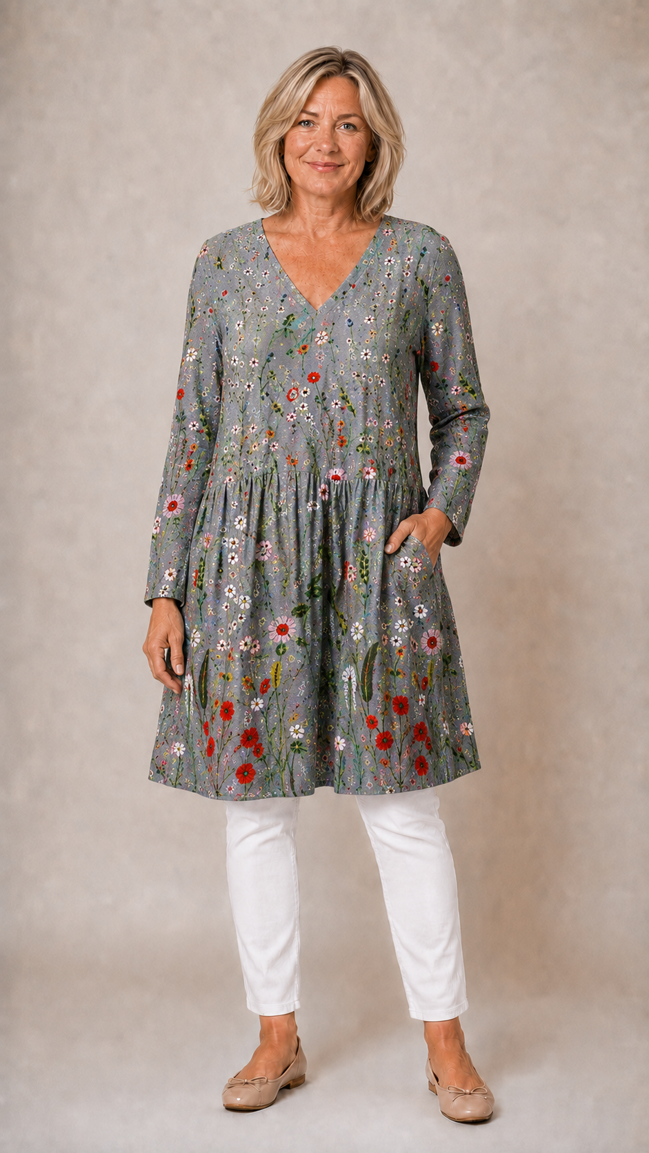 Audrey | Long Blouse with V-Neck