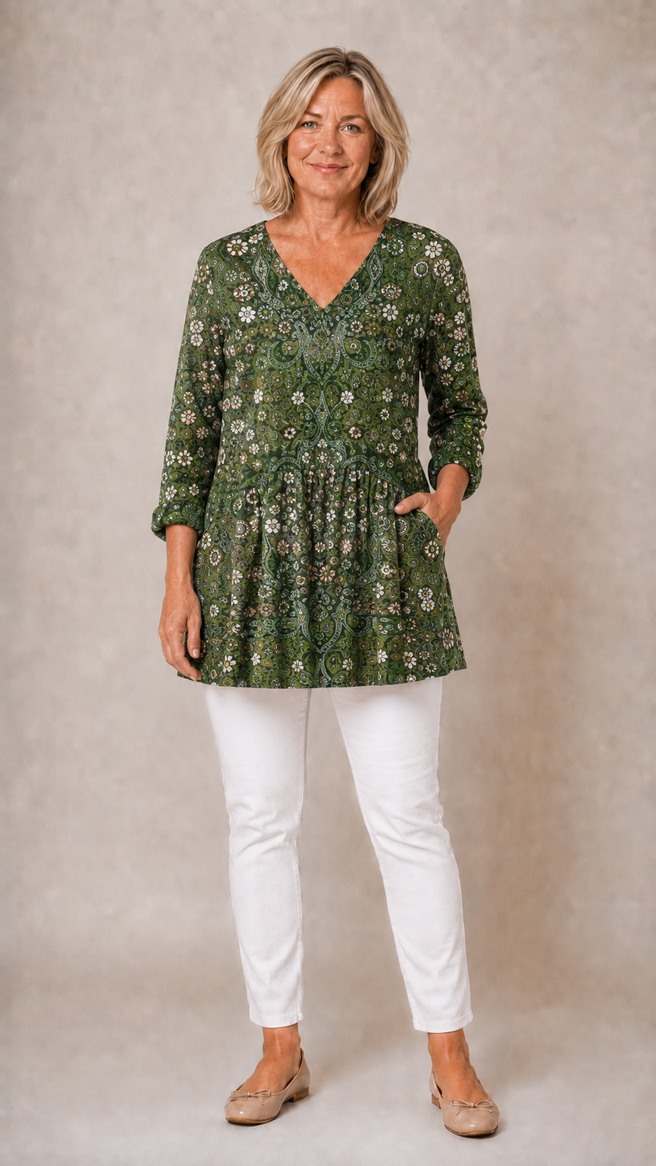 Cecelia | Long Blouse with V-Neck