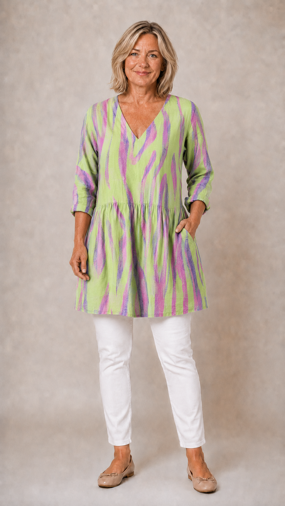 Lyla | Long Blouse with V-Neck