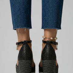 Women's low platform slip-on sandals, detail view
